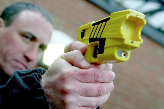 Taser: La pistola che dà la scossa