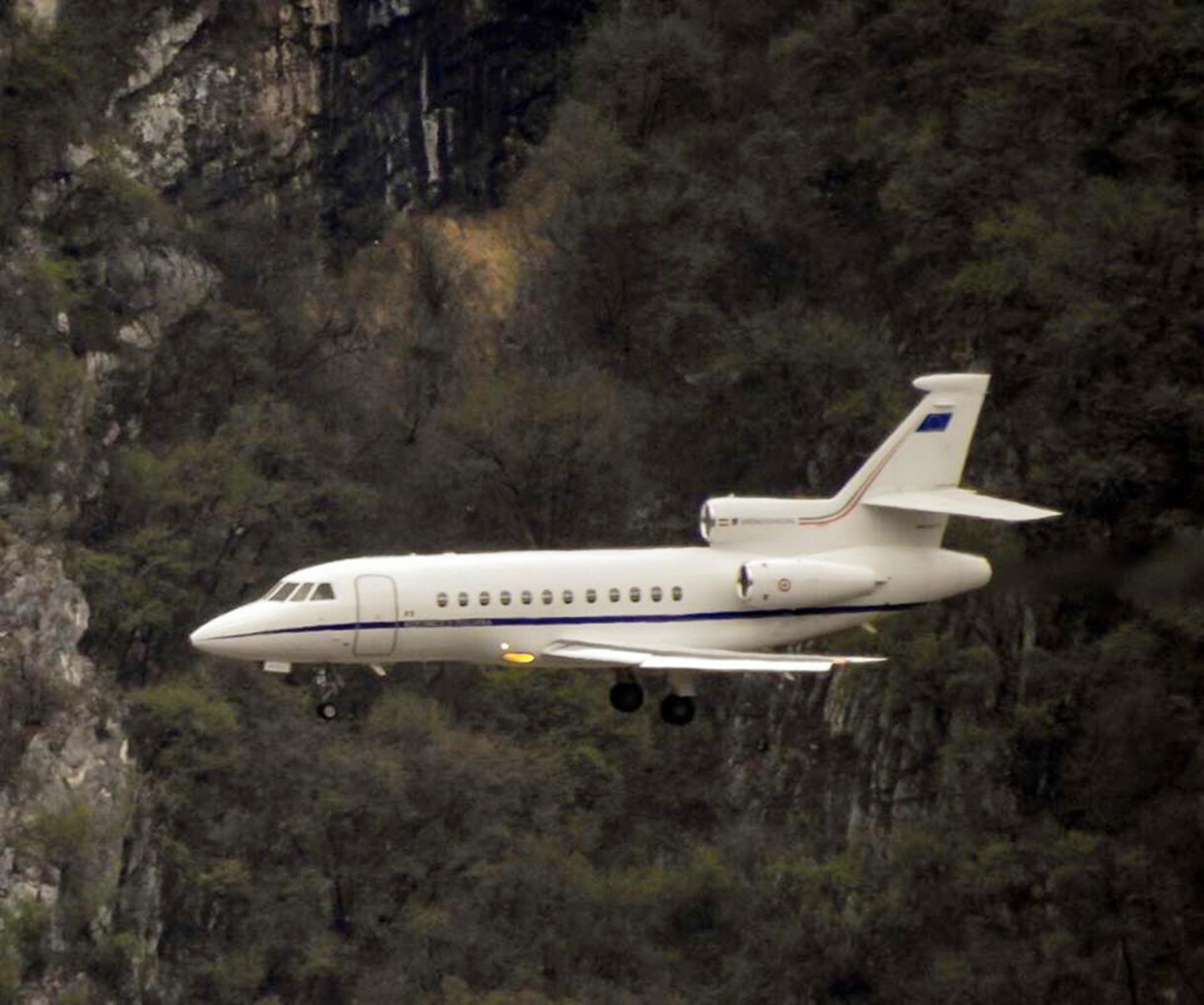 Aereo presidenziale a Trento sorvoli in vista dell Adunata Cronaca l Adige