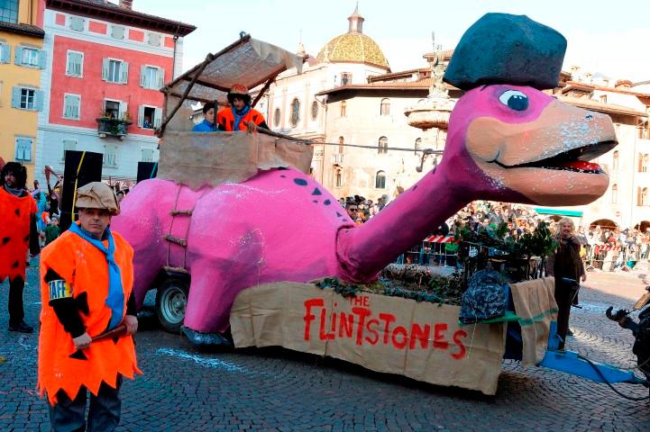 Gruppo per carro di carnevale adulti I Flintstones gli Antenati