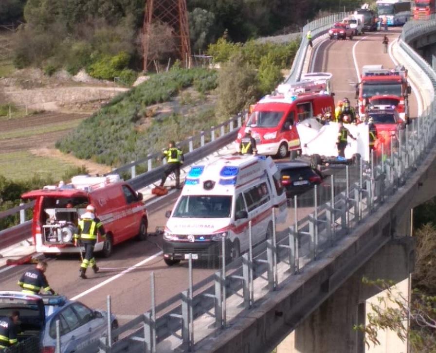 Violentissimo Scontro Fra Due Auto A Padergnone: Quattro Persone Ferite ...