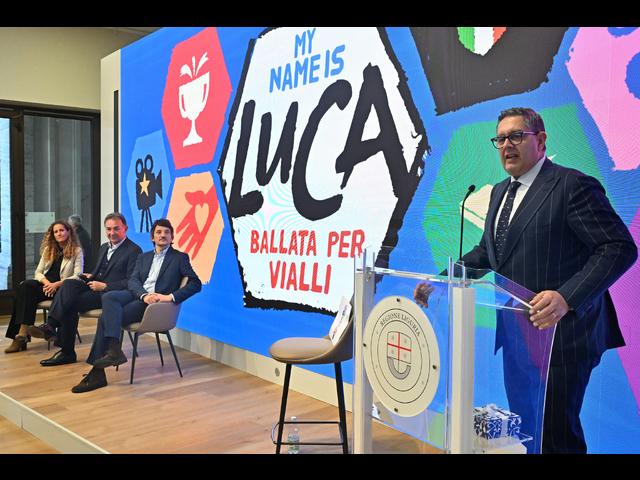 Con My name is Luca,ballata per Vialli l'omaggio di Genova