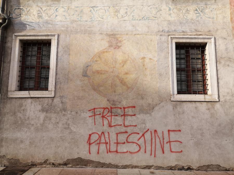 Imbrattata Con La Vernice Rossa (“Palestina Free”) La Facciata Di ...